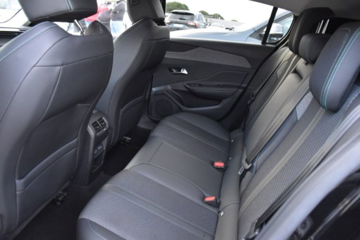 Peugeot 308 BlueHDi 130 S&S EAT8 Allure Pack (15)