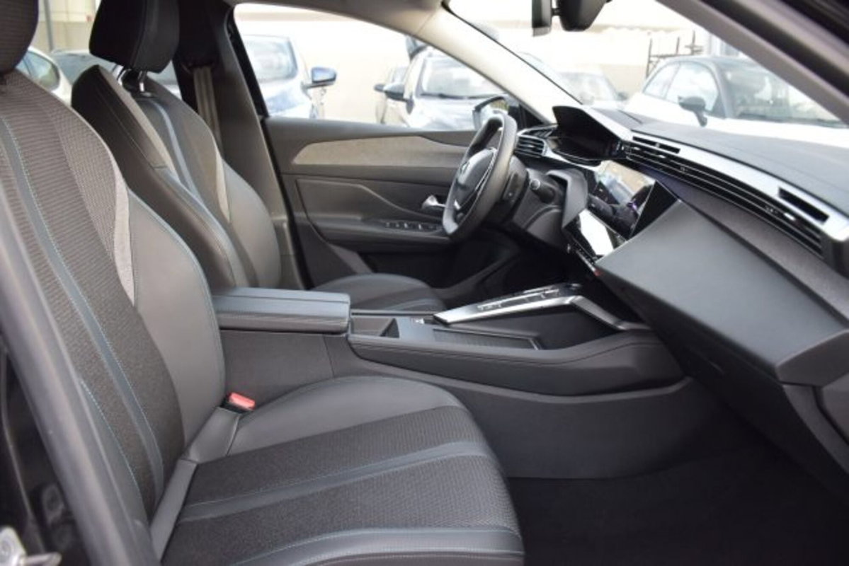 Peugeot 308 BlueHDi 130 S&S EAT8 Allure Pack (18)