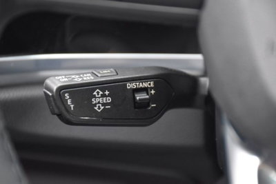 Audi Q3 35 TDI quattro S tronic Business (14)