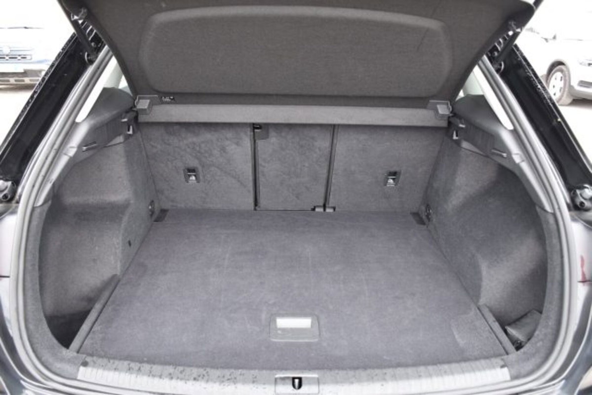 Audi Q3 35 TDI quattro S tronic Business (16)