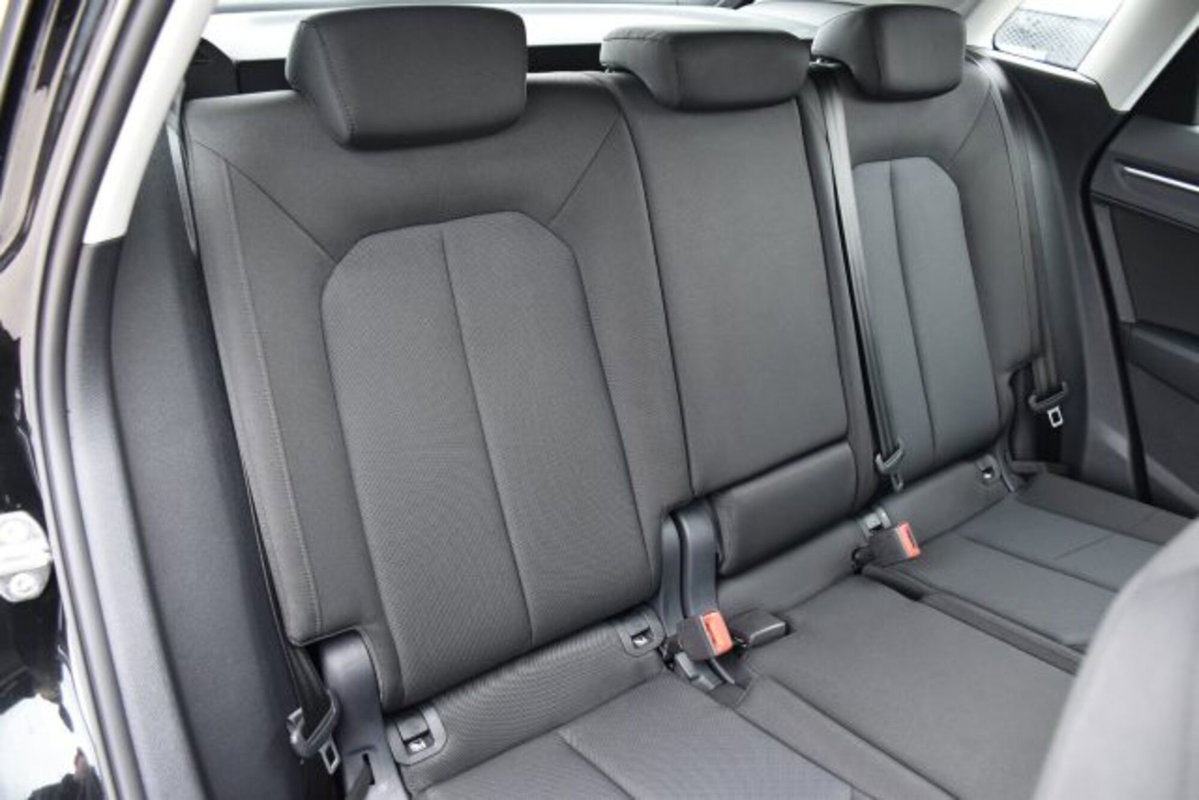 Audi Q3 35 TDI quattro S tronic Business (18)
