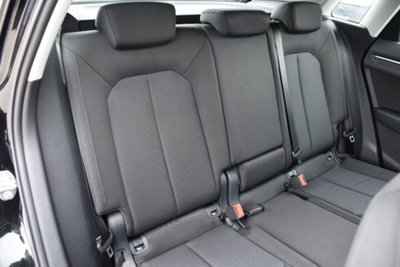 Audi Q3 35 TDI quattro S tronic Business (18)
