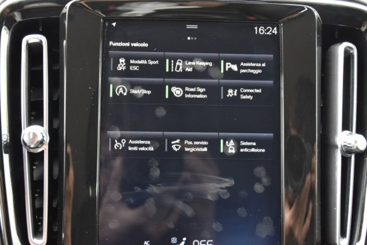 Volvo XC40 D3 Geartronic Momentum (12)