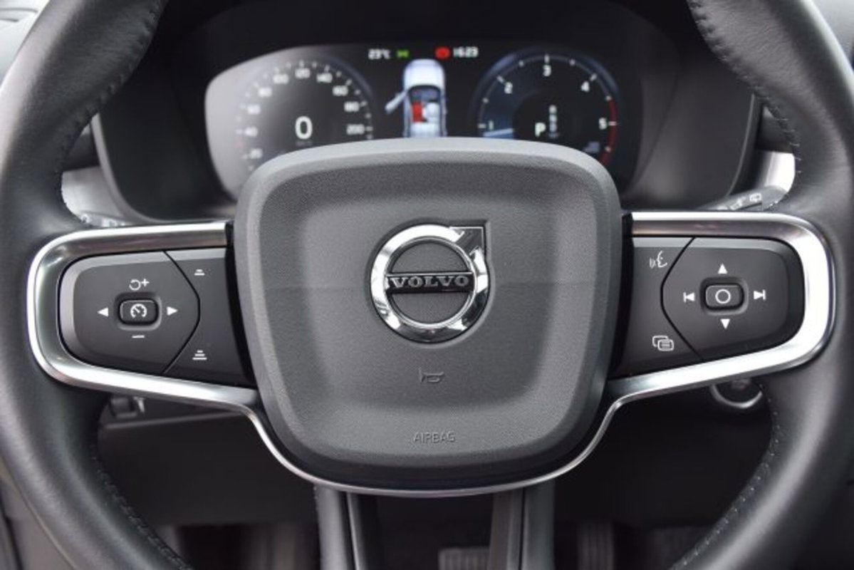 Volvo XC40 D3 Geartronic Momentum (9)