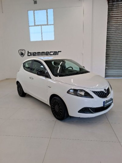 Lancia Ypsilon 1.0 FireFly 5 porte S&S Hybrid Ecochic Gold (2)