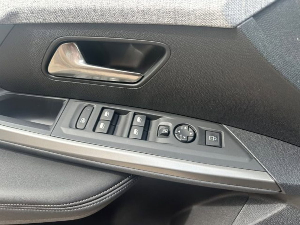 Peugeot 3008 1.2 hybrid Allure Business 145cv e-dcs6 (10)