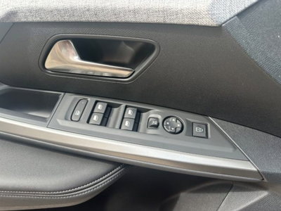 Peugeot 3008 1.2 hybrid Allure Business 145cv e-dcs6 (10)