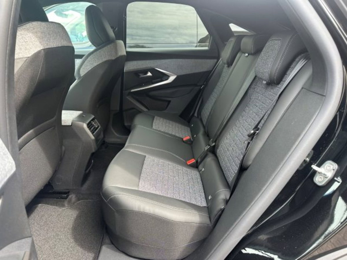 Peugeot 3008 1.2 hybrid Allure Business 145cv e-dcs6 (11)