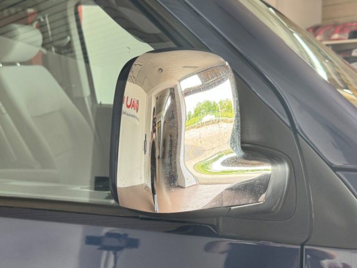 Volkswagen Veicoli Commerciali Multivan 2.5 TDI/174CV Comfortline (18)
