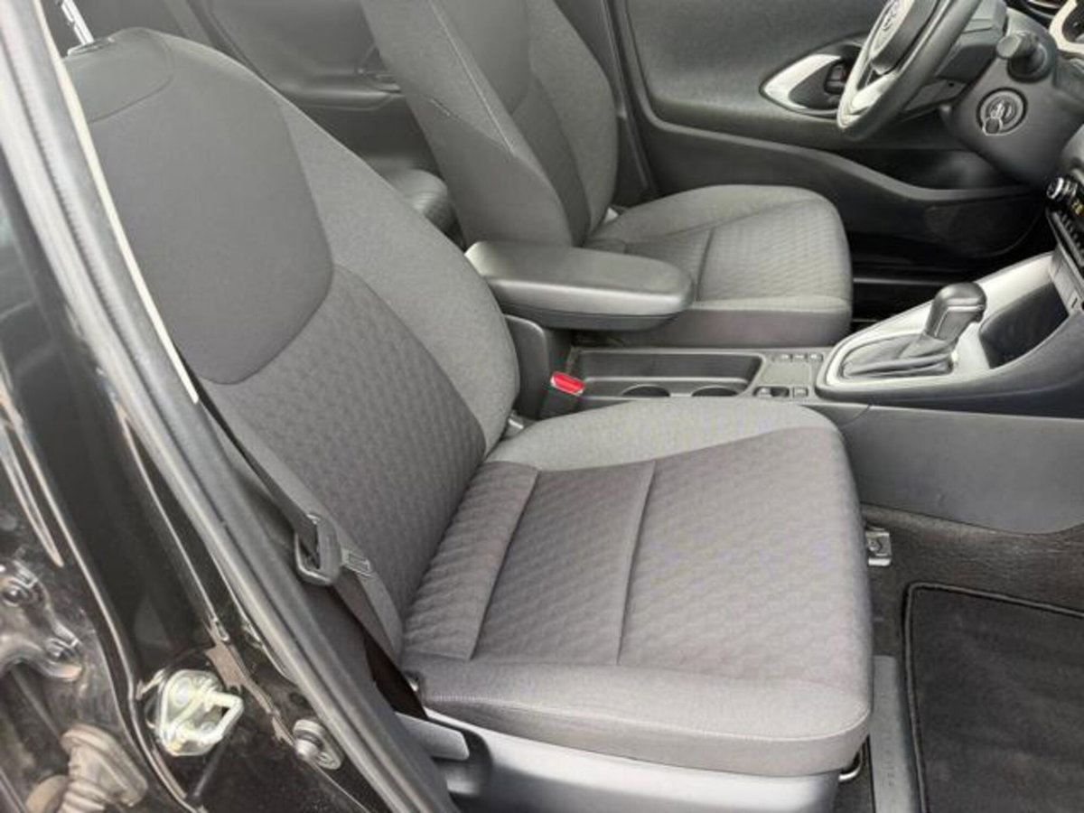Toyota Yaris 1.5 Hybrid 5 porte Energy (12)