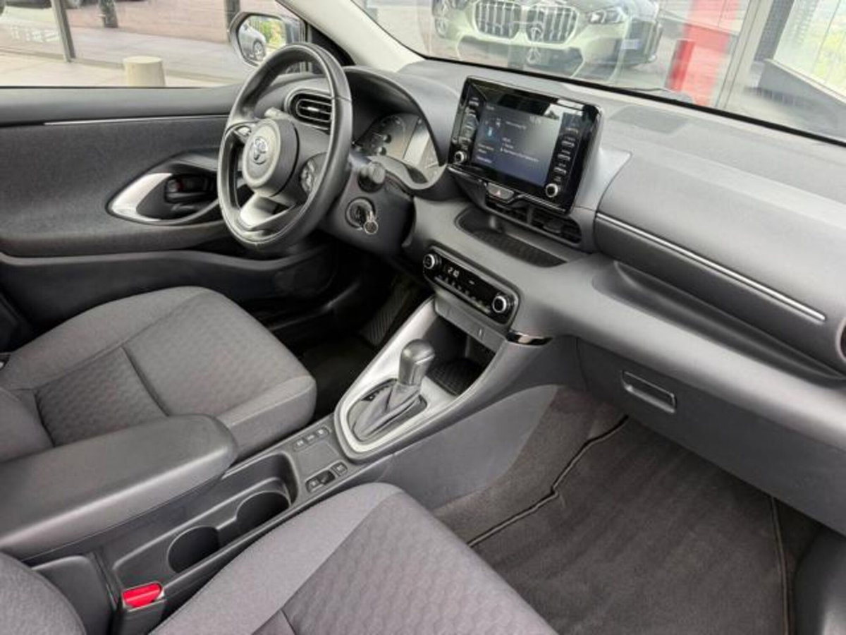 Toyota Yaris 1.5 Hybrid 5 porte Energy (7)