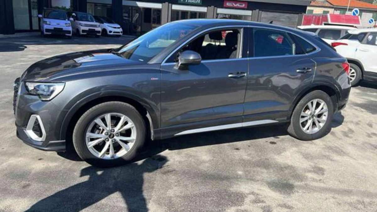 Audi Q3 Sportback 35 TDI quattro S tronic S line edition (2)