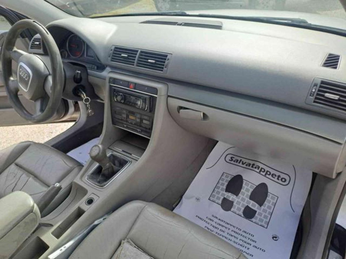 Audi A4 Avant 2.0 16V TDI multitr. Top (12)
