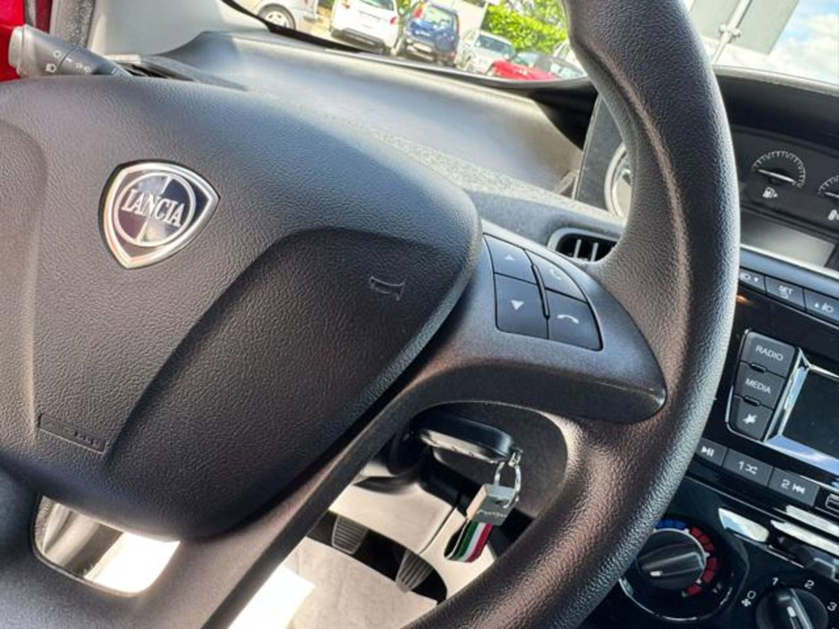 Lancia Ypsilon 1.0 FireFly 5 porte S&S Hybrid Ecochic Silver (17)