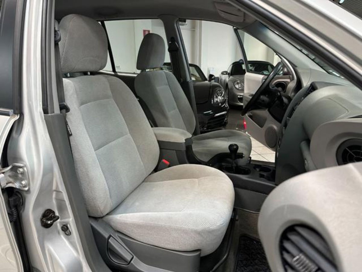 Hyundai Santa Fe 2.4i 4WD Plus (10)