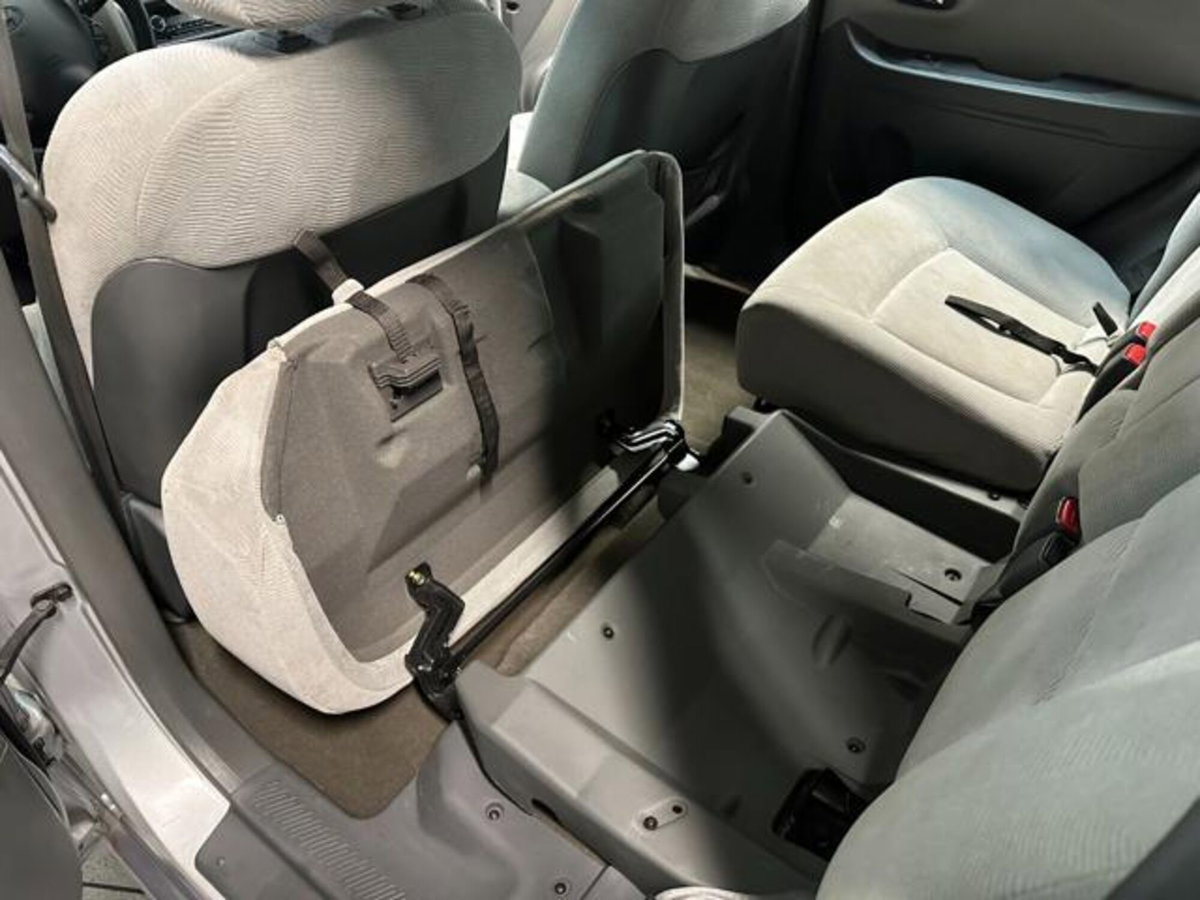 Hyundai Santa Fe 2.4i 4WD Plus (12)