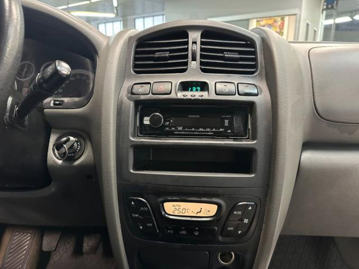 Hyundai Santa Fe 2.4i 4WD Plus (13)