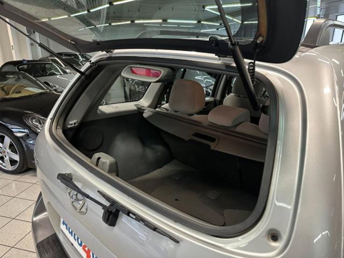 Hyundai Santa Fe 2.4i 4WD Plus (16)
