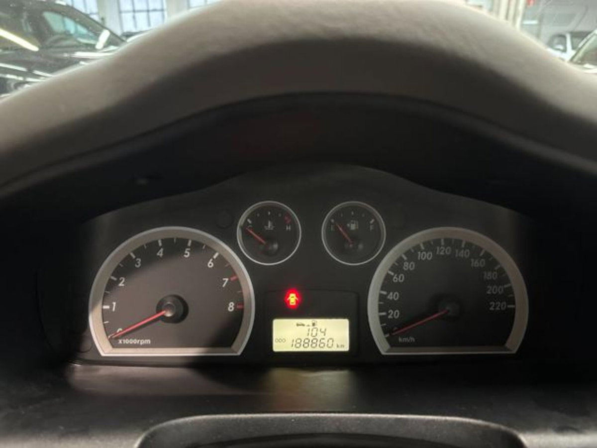 Hyundai Santa Fe 2.4i 4WD Plus (7)