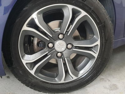 Peugeot 208 82 3 porte Allure (8)