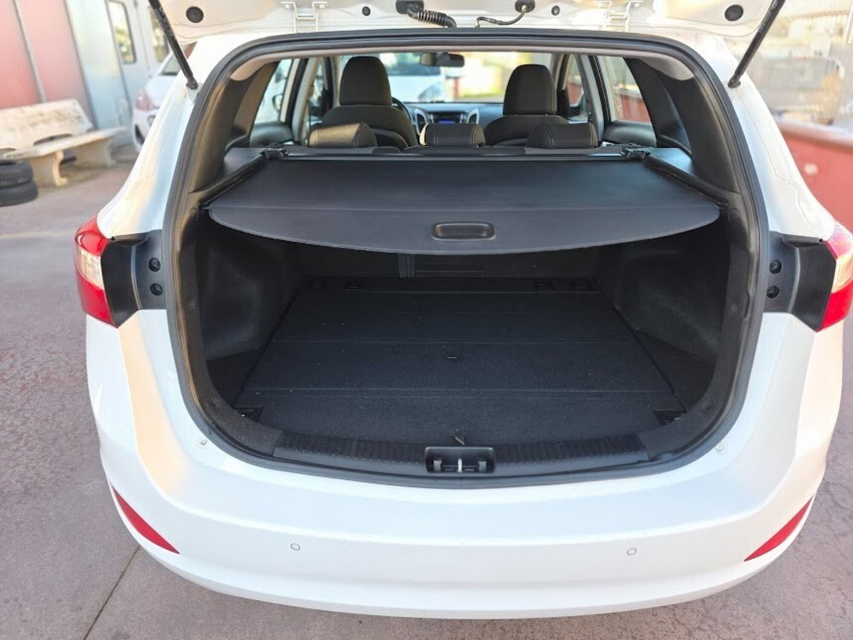 Hyundai i30 Station Wagon 1.6 CRDi Comfort A/T (20)