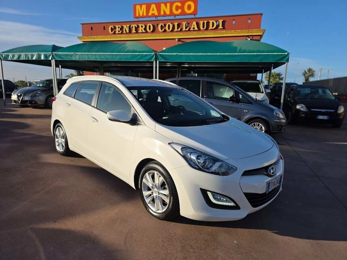 Hyundai i30 Station Wagon 1.6 CRDi Comfort A/T (7)