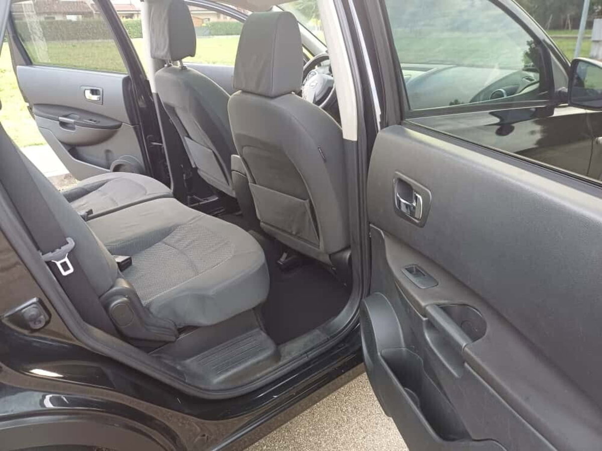 Nissan Qashqai 2.0 dCi DPF 4WD Tekna (17)