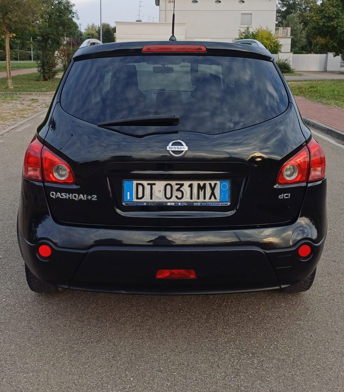 Nissan Qashqai 2.0 dCi DPF 4WD Tekna (9)