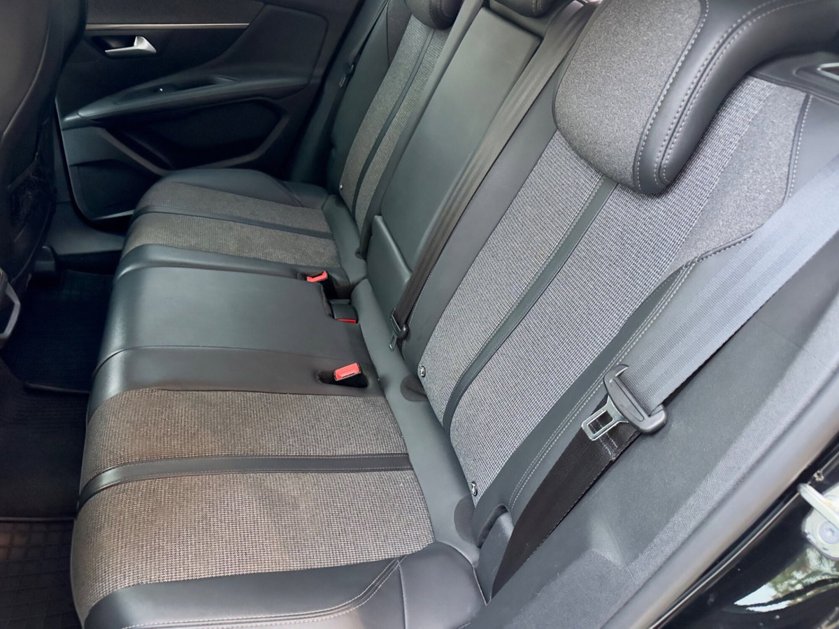 Peugeot 3008 BlueHDi 130 S&S EAT8 Allure Pack (9)