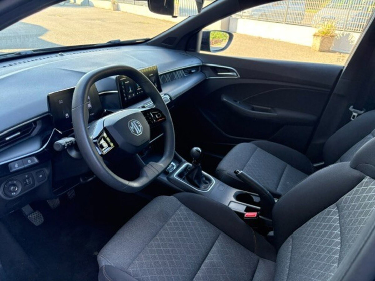 Mg MG3 1.5 Standard (12)