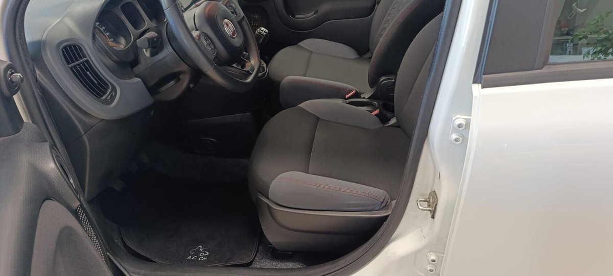 Fiat Panda 1.3 MJT 95 CV S&S 4x4 (13)