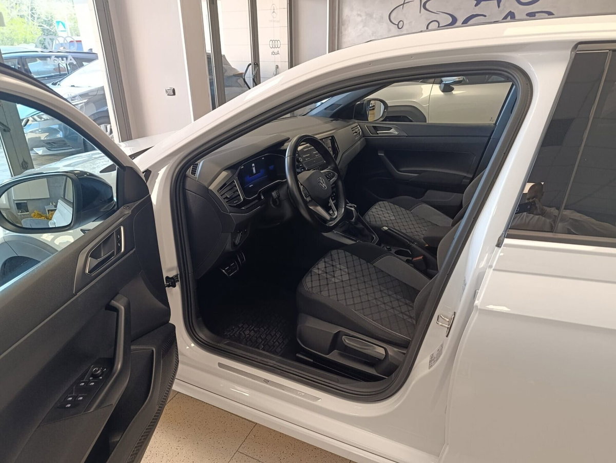 Volkswagen Taigo 1.5 tsi R-Line 150cv dsg (10)