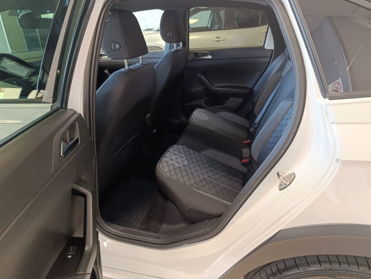 Volkswagen Taigo 1.5 tsi R-Line 150cv dsg (13)