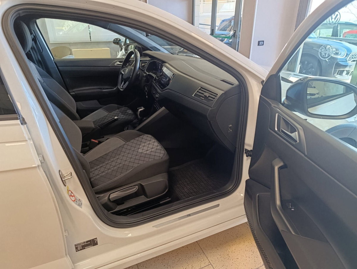 Volkswagen Taigo 1.5 tsi R-Line 150cv dsg (14)