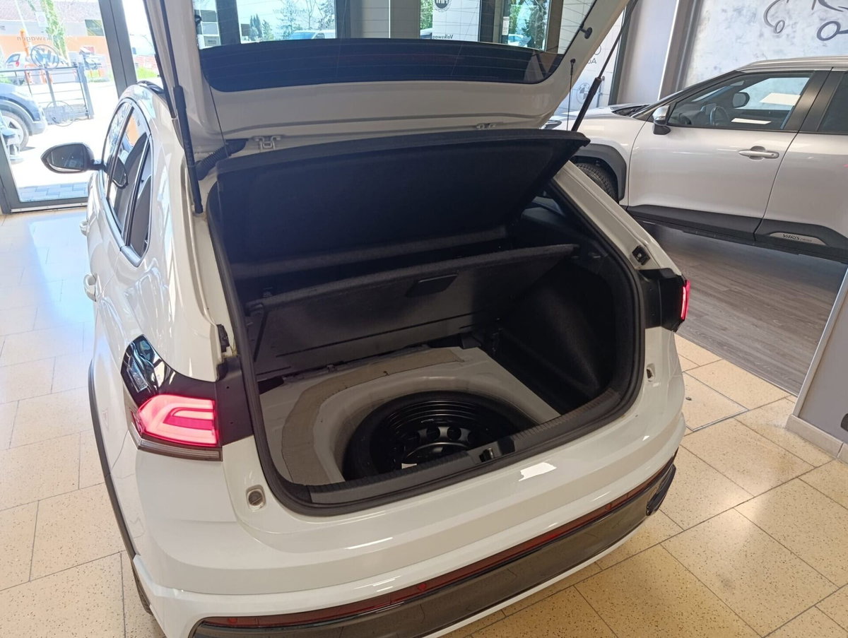 Volkswagen Taigo 1.5 tsi R-Line 150cv dsg (9)