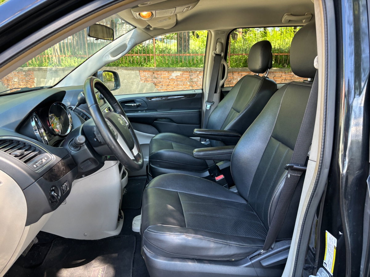 Lancia Voyager 2.8 Turbodiesel Silver 177 CV (10)
