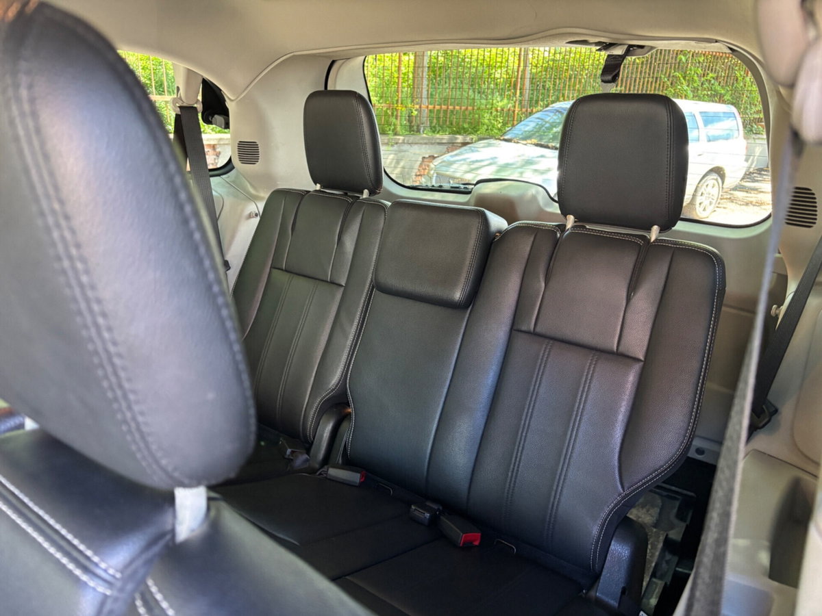 Lancia Voyager 2.8 Turbodiesel Silver 177 CV (12)