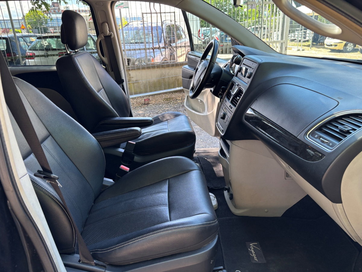 Lancia Voyager 2.8 Turbodiesel Silver 177 CV (18)