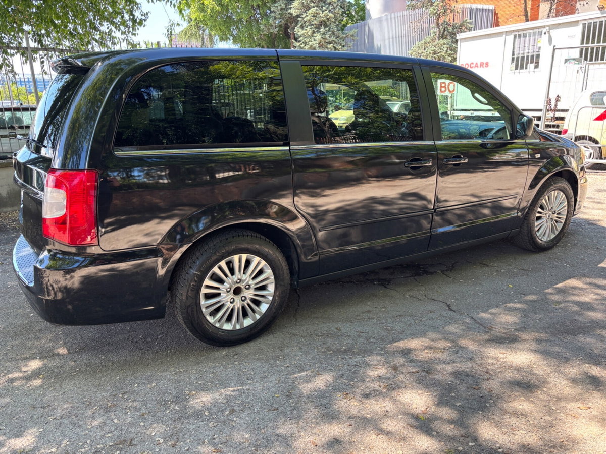 Lancia Voyager 2.8 Turbodiesel Silver 177 CV (5)