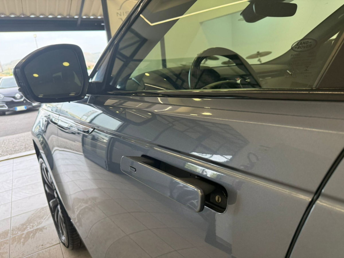 Land Rover Range Rover Velar 2.0D I4 180 CV R-Dynamic HSE (18)