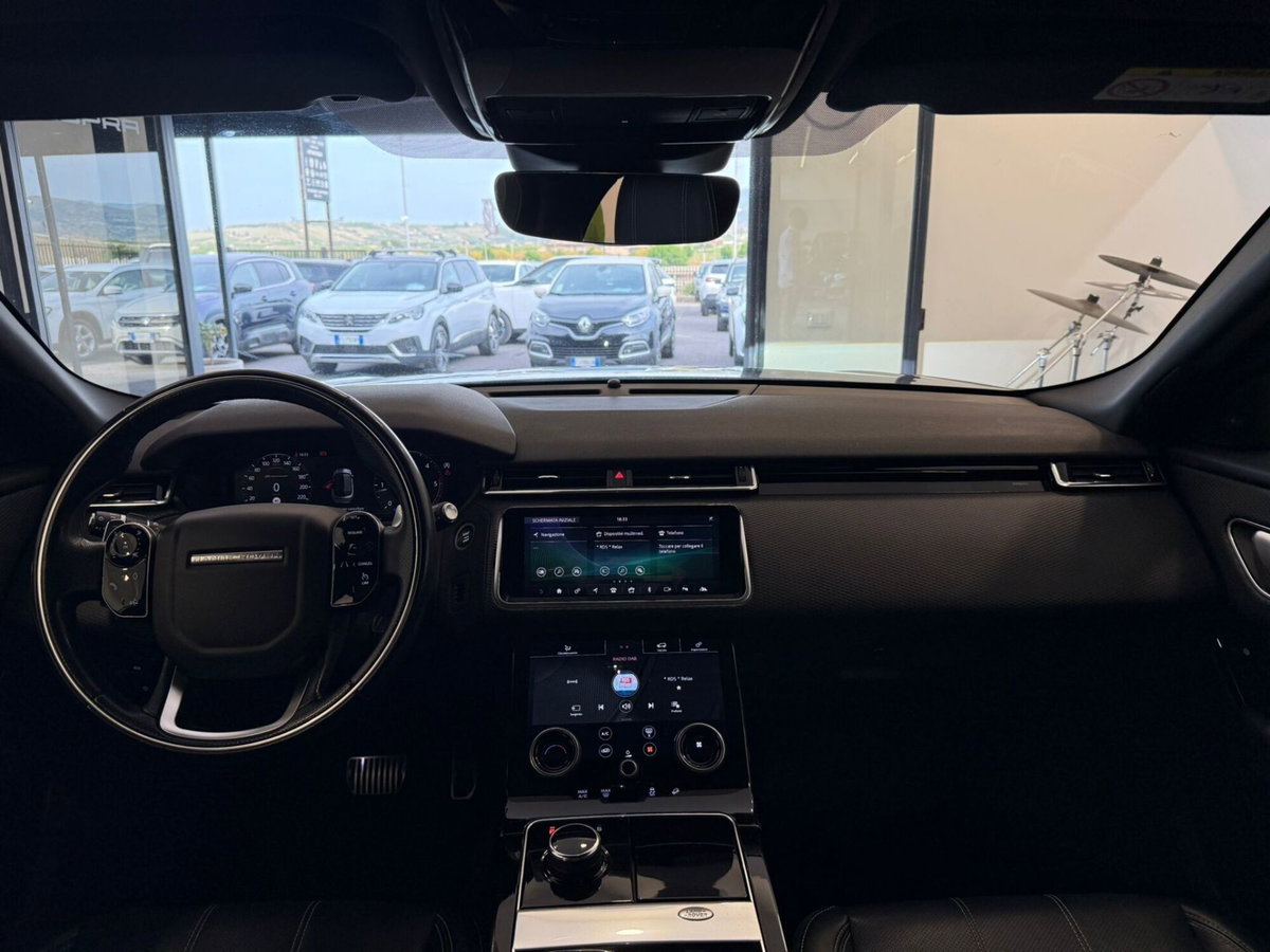 Land Rover Range Rover Velar 2.0D I4 180 CV R-Dynamic HSE (19)