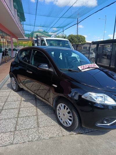 Lancia Ypsilon 1.2 69 CV 5 porte Gold (2)