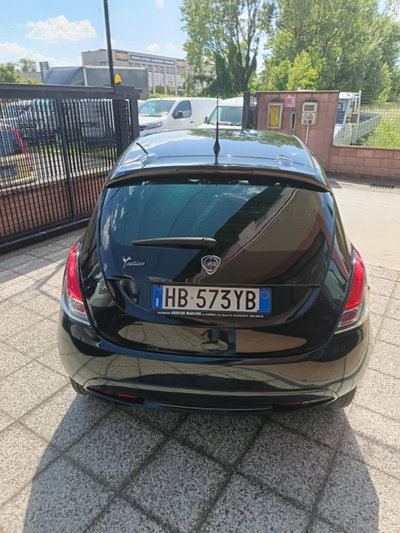 Lancia Ypsilon 1.2 69 CV 5 porte Gold (4)