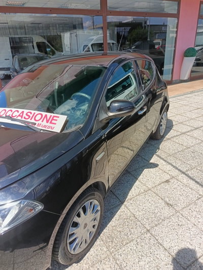 Lancia Ypsilon 1.2 69 CV 5 porte Gold (6)