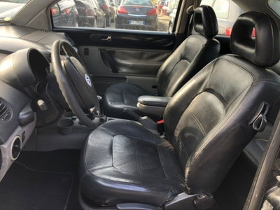 Volkswagen New Beetle 2.0 (13)