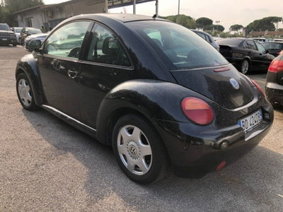 Volkswagen New Beetle 2.0 (3)