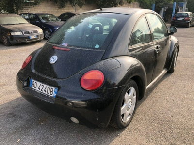 Volkswagen New Beetle 2.0 (4)