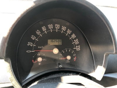 Volkswagen New Beetle 2.0 (5)