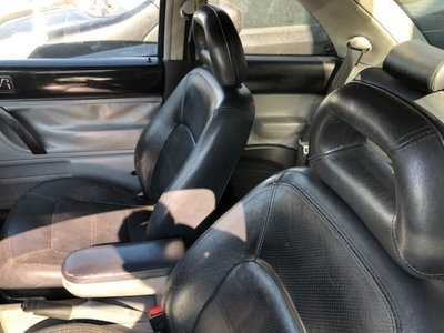Volkswagen New Beetle 2.0 (9)