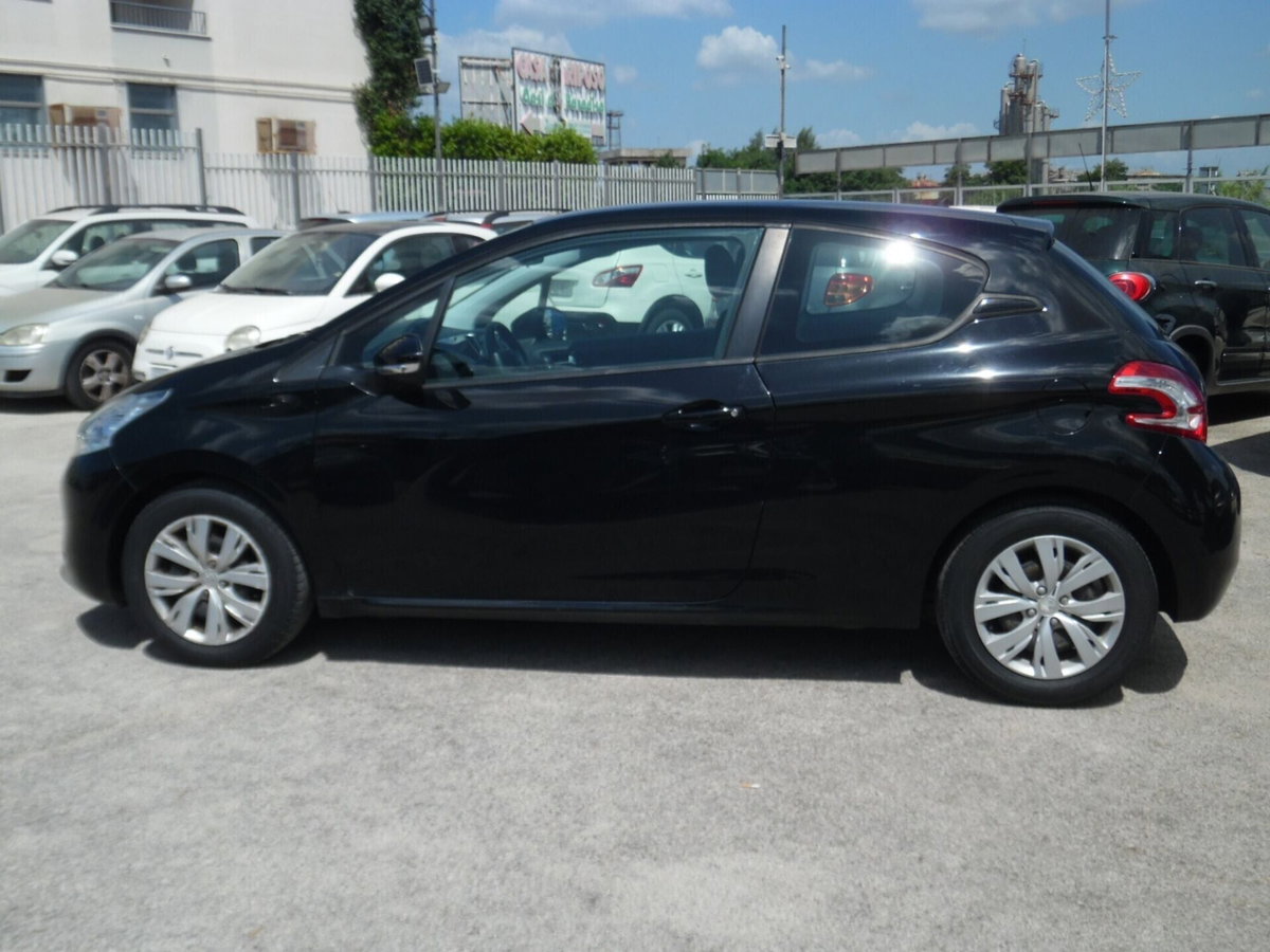 Peugeot 208 VTi 82 CV 3 porte Allure (4)